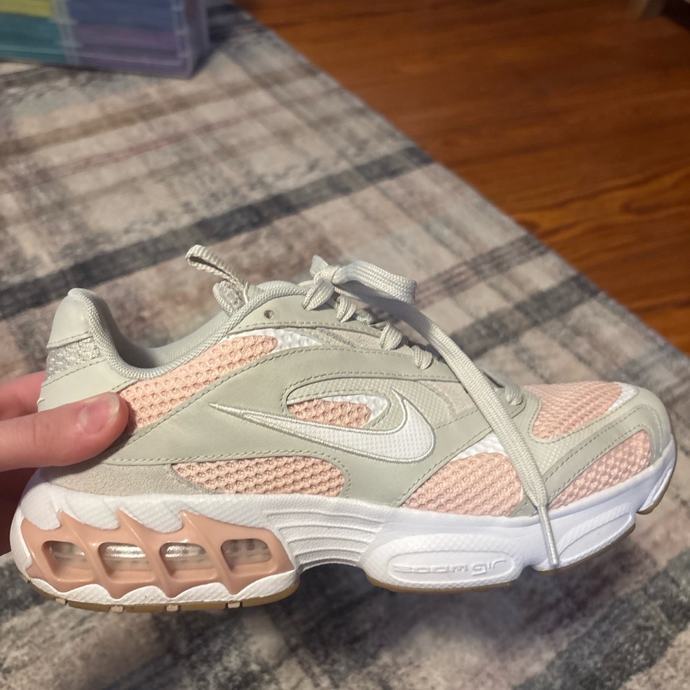 Nike Zoom Air Fire
Light Bone Pale Coral (Women's)